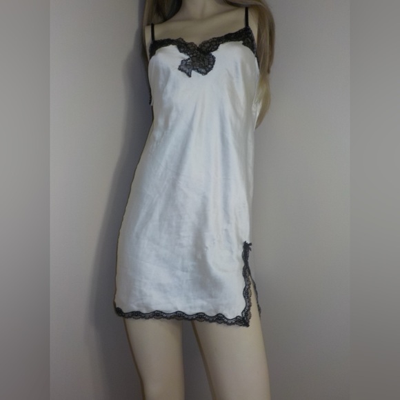 Vintage Victoria Secret White and Black Lace Dress - Picture 9 of 16